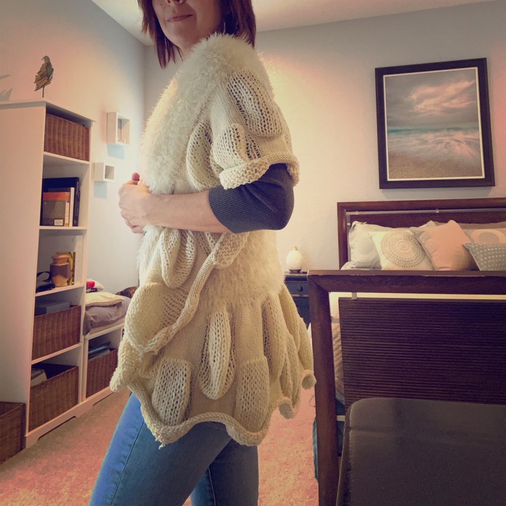 Super soft & cozy half-sleeved sweater🥰